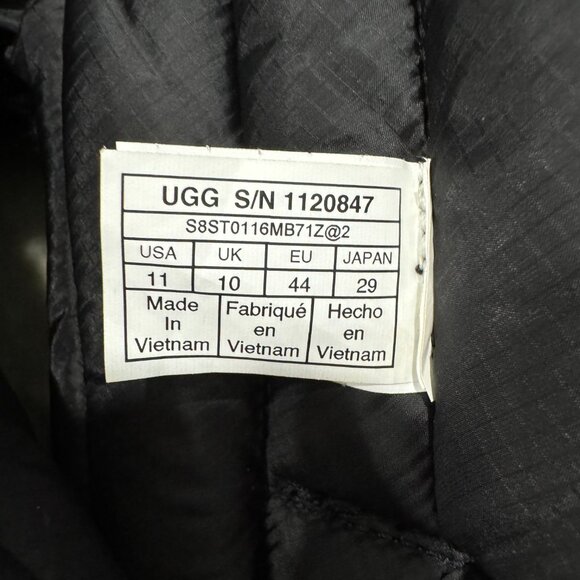 Ugg Men's Classic Short Pull-On Weather, Size 11 - Picture 17 of 17